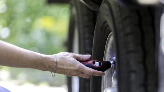 Checking tire